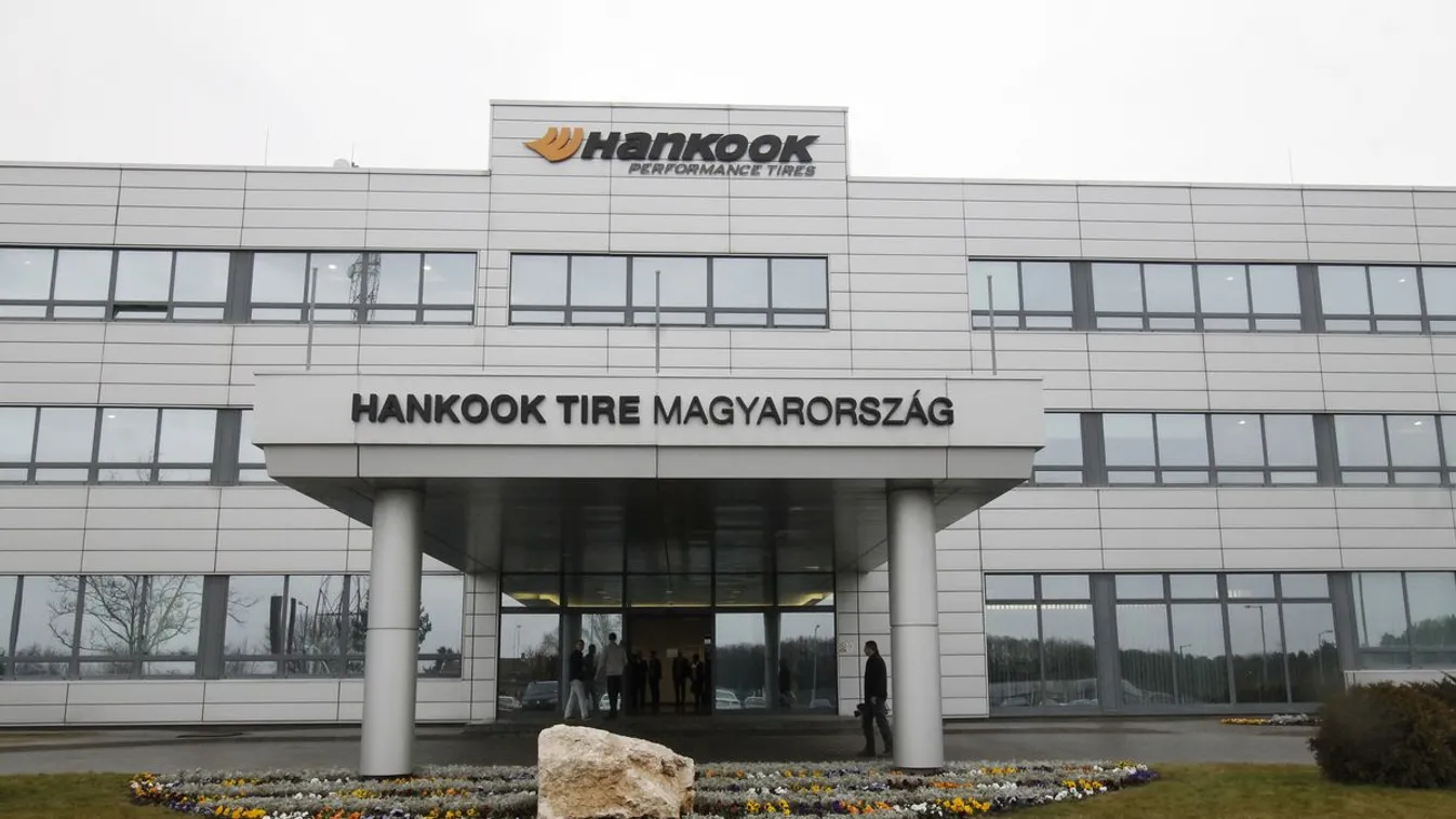 PS: A Jobbikot pénzeli a Hankook