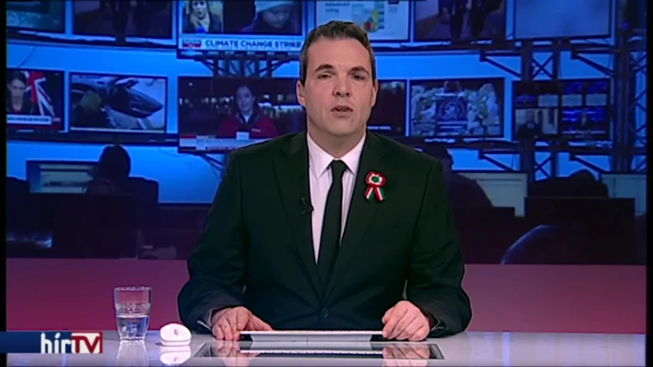 Az LMP a botrányok ellenére kitart a Jobbik mellett