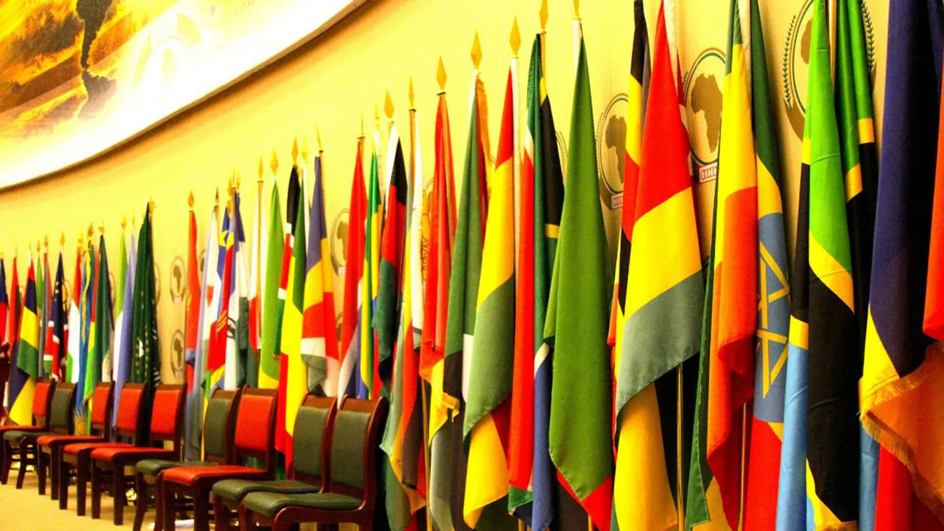 Kísérleti programot indít az Európai Bizottság a migráció legalizálására