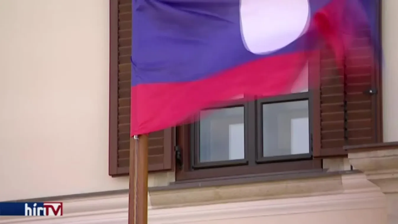 Katonai tiszteletadás mellett fogadta Orbán Viktor laoszi kollégáját