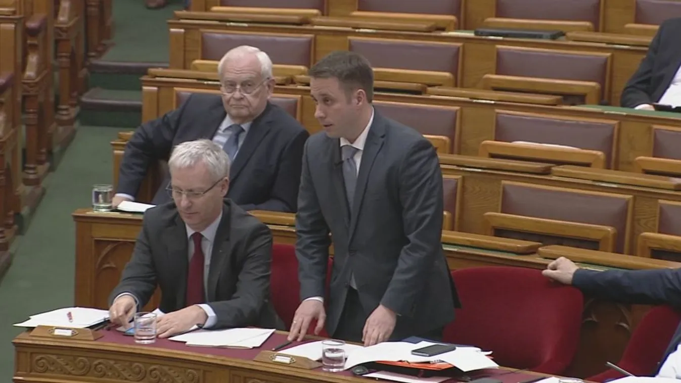 „Azon versenyez az ellenzék, hogy ki tudja látványosabban átlépni a határokat”