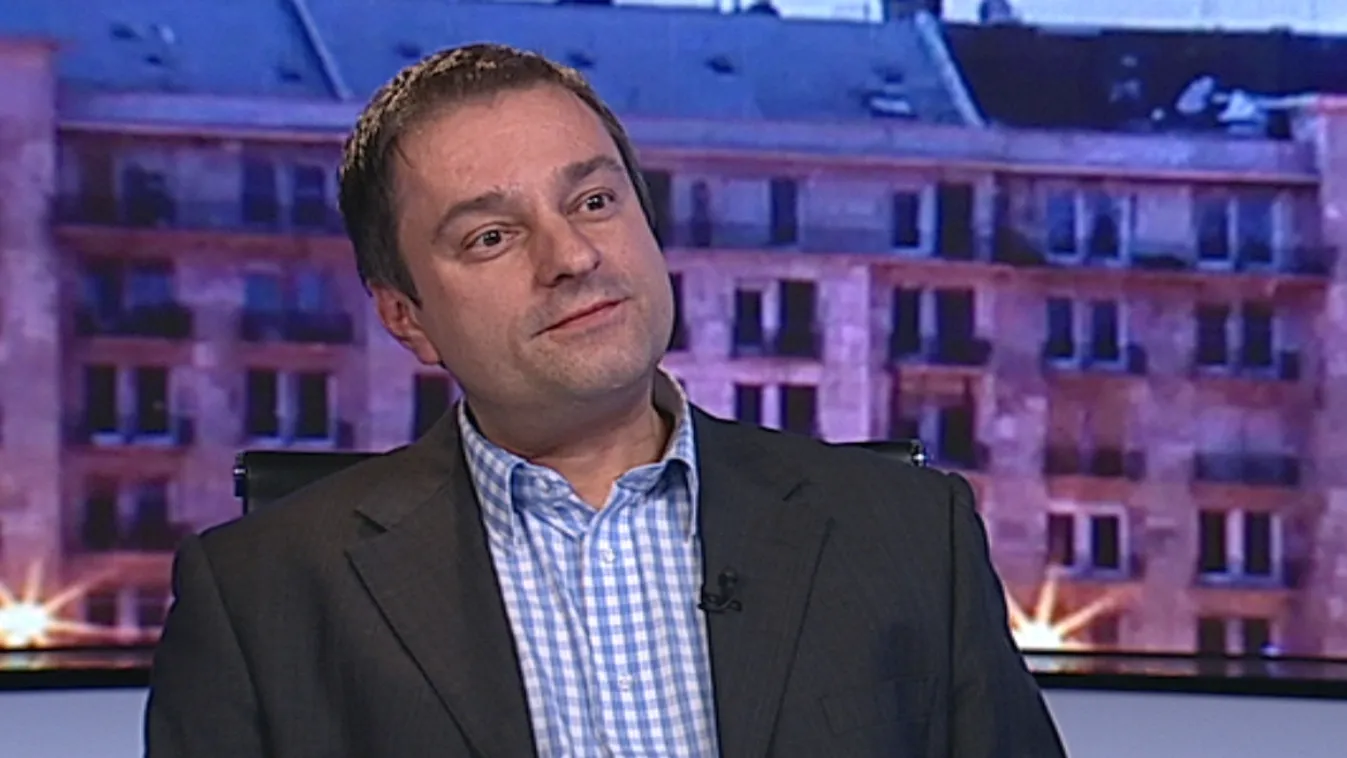 Kiszelly Zoltán: Manfred Weber Macronnak lejt pávatáncot