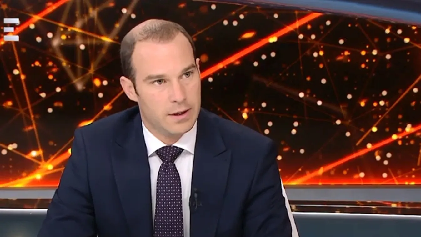 Hollik István: Nem fogunk változtatni a bevándorláspolitikánkon