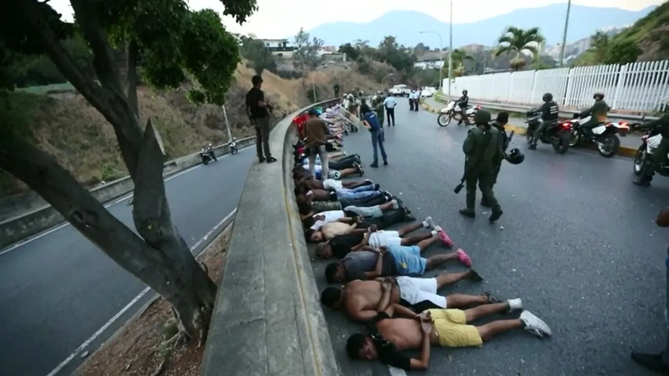 Fosztogatni kezdték a boltokat az emberek