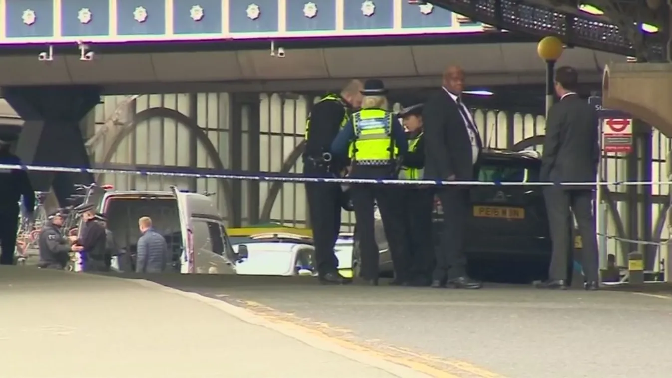 Házi készítésű gyújtószerkezeteket találtak Londonban