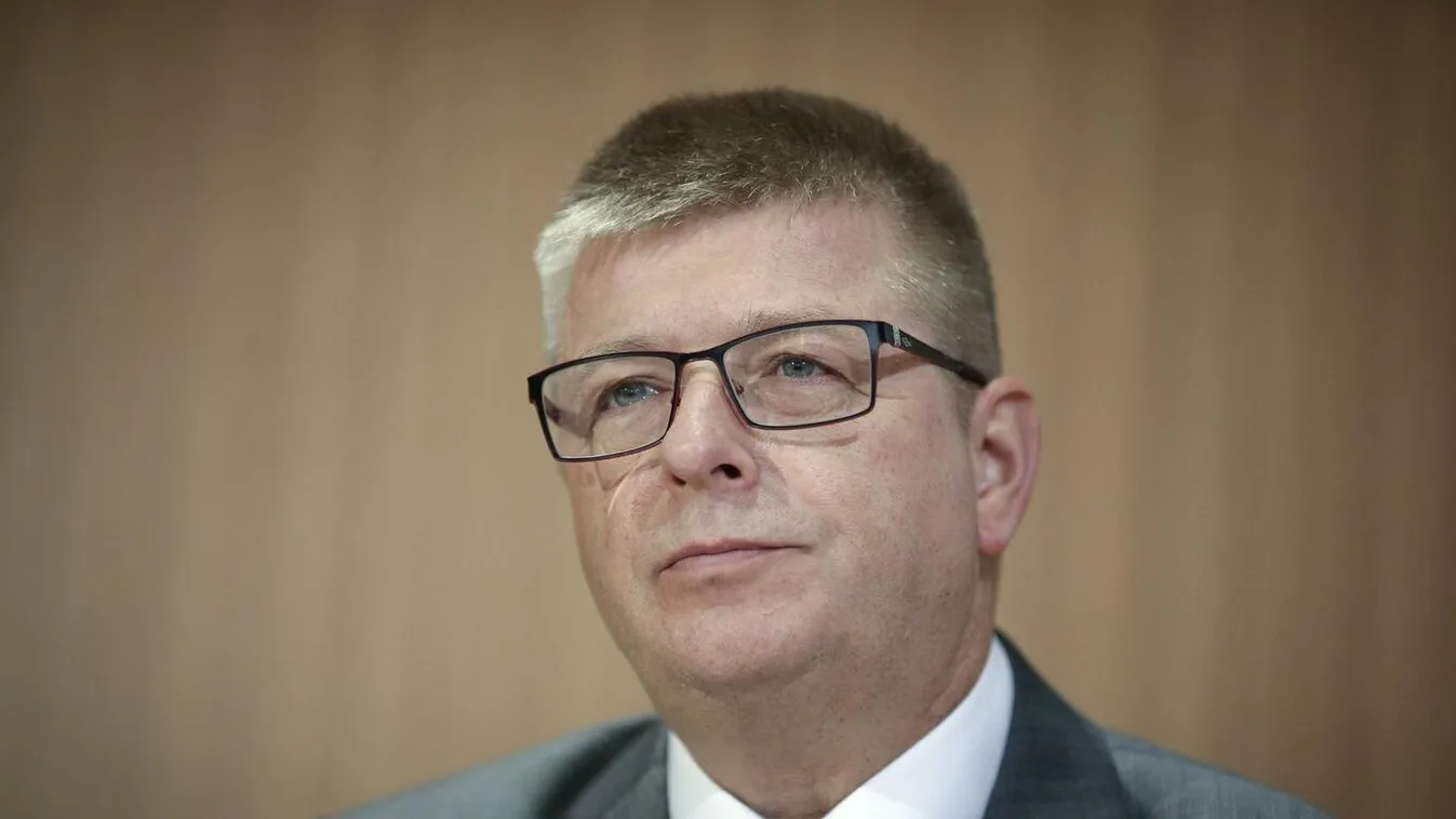 Nagyobb figyelmet kell fordítani a szélsőjobbra a német alkotmányvédelem vezetője szerint