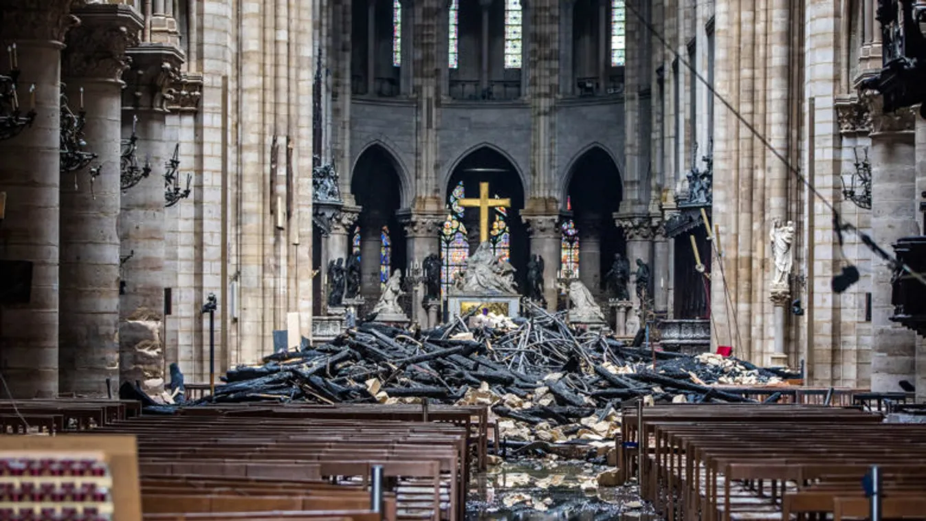 Összefogott a világ a Notre-Dame-ért
