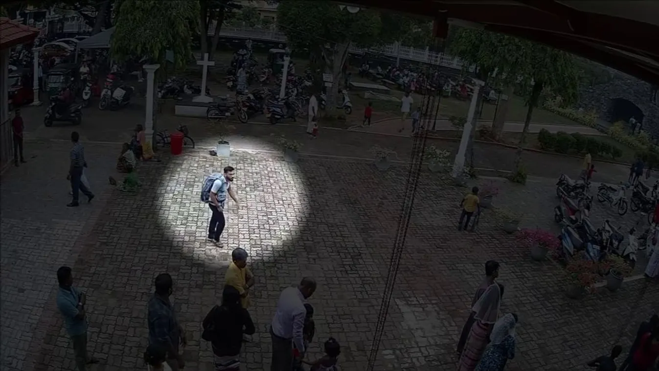 Videón az egyik Srí Lanka-i öngyilkos merénylő