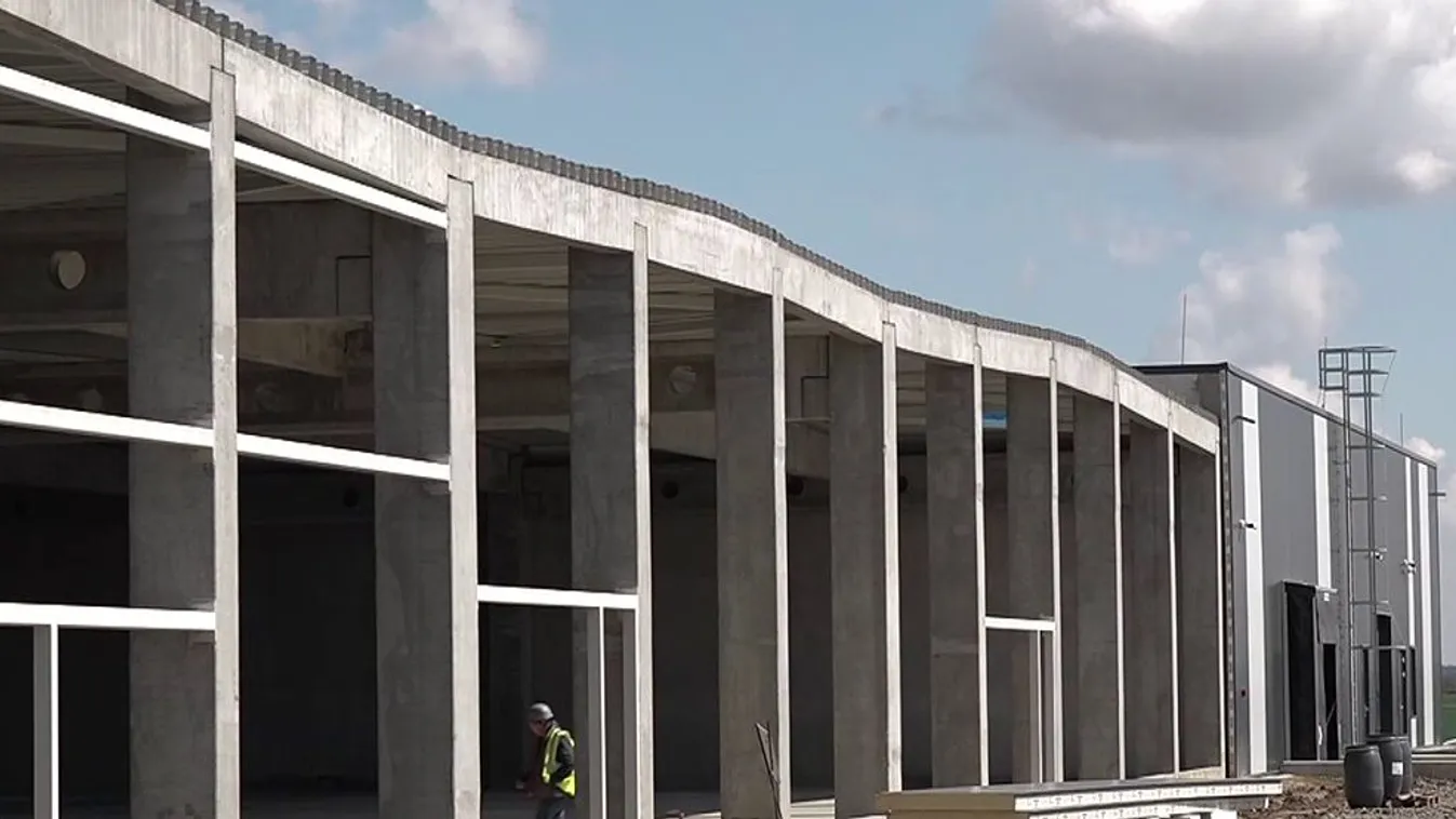 Tovább bővül a pécs-pogányi repülőgépgyár