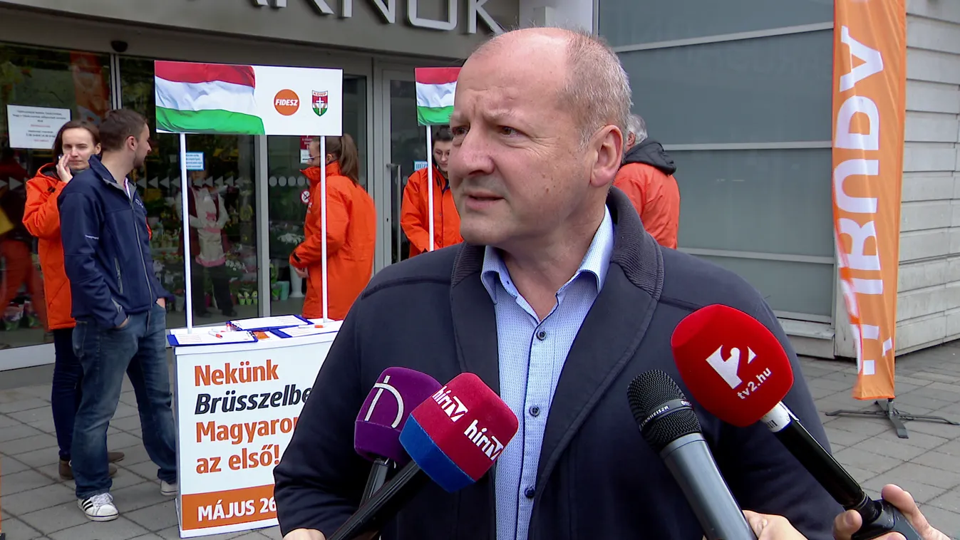 Simicskó István: Fontos, hogy minél több ember támogassa aláírásával a kormány bevándorlásellenes politikáját