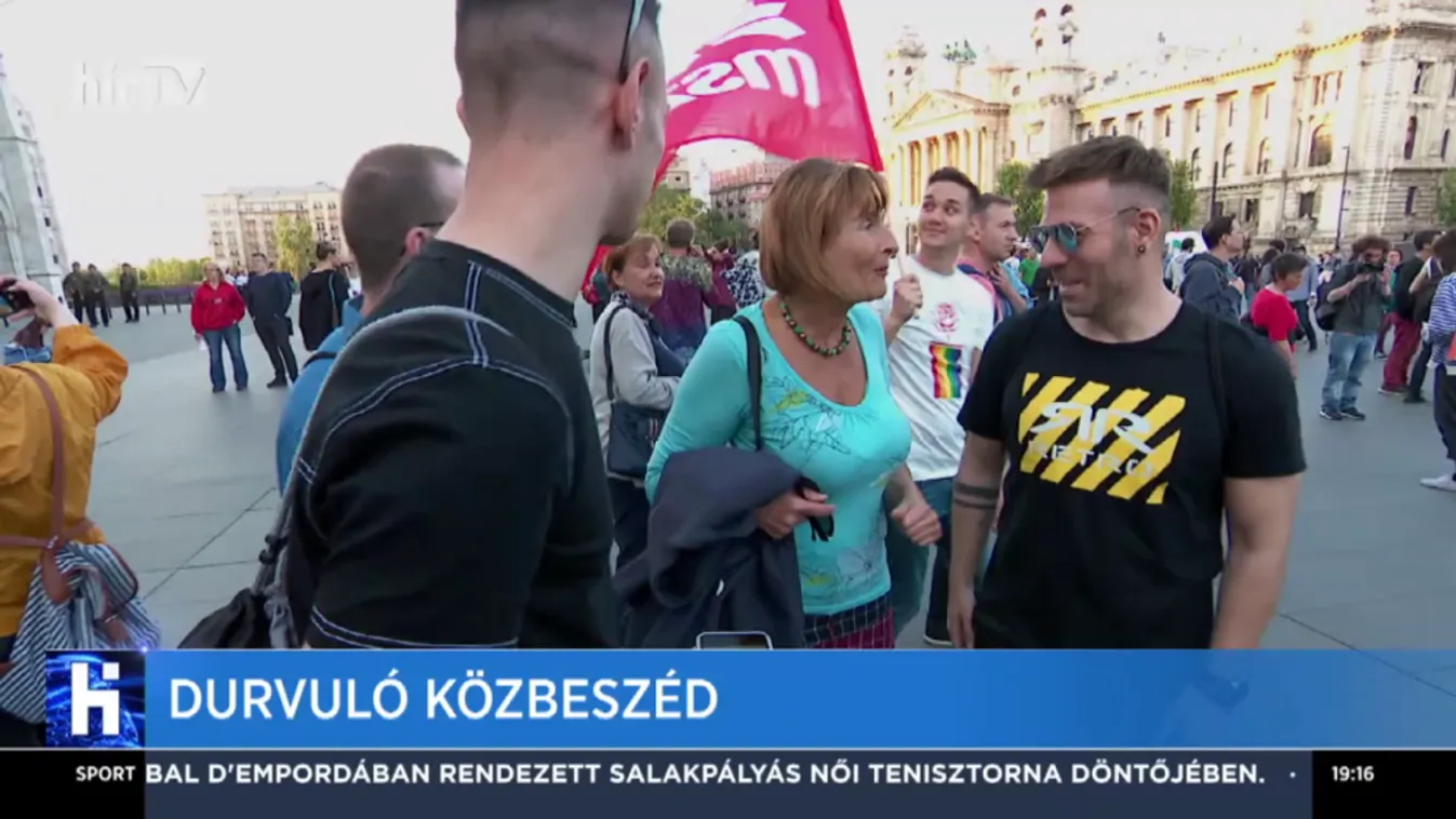 Eldurvuló közbeszéd a Kossuth-téri tüntetésen