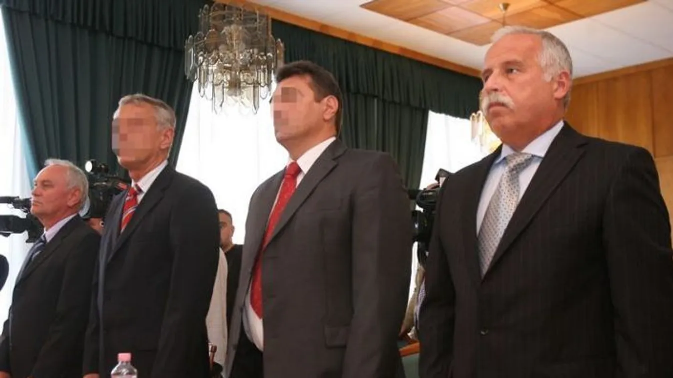 „Kapcsolata az oroszokkal tényszerű”