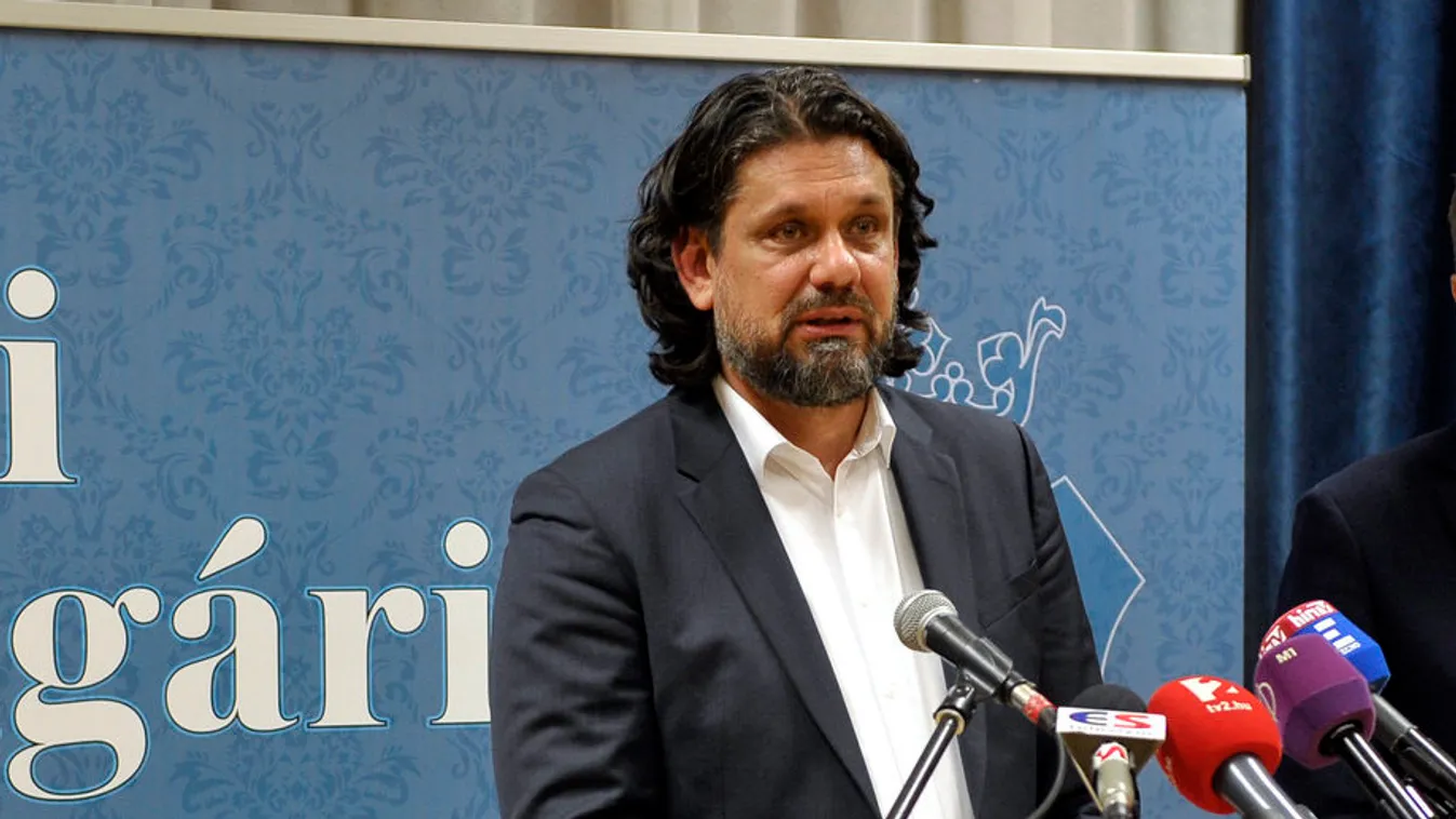 Fidesz: Meg kell üzenni Brüsszelnek, hogy a bevándorlást meg kell állítani