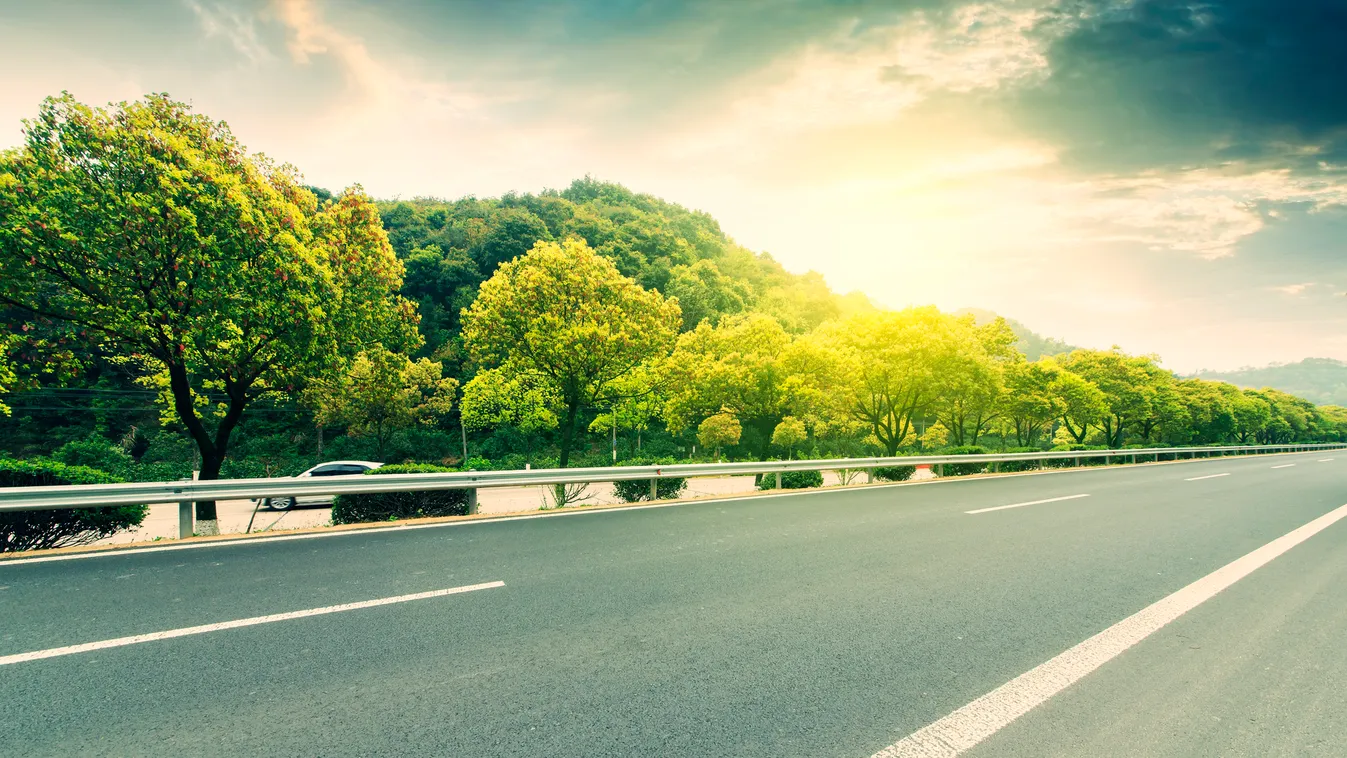 ITM helyettes államtitkár: 600 kilométer új út építése zajlik