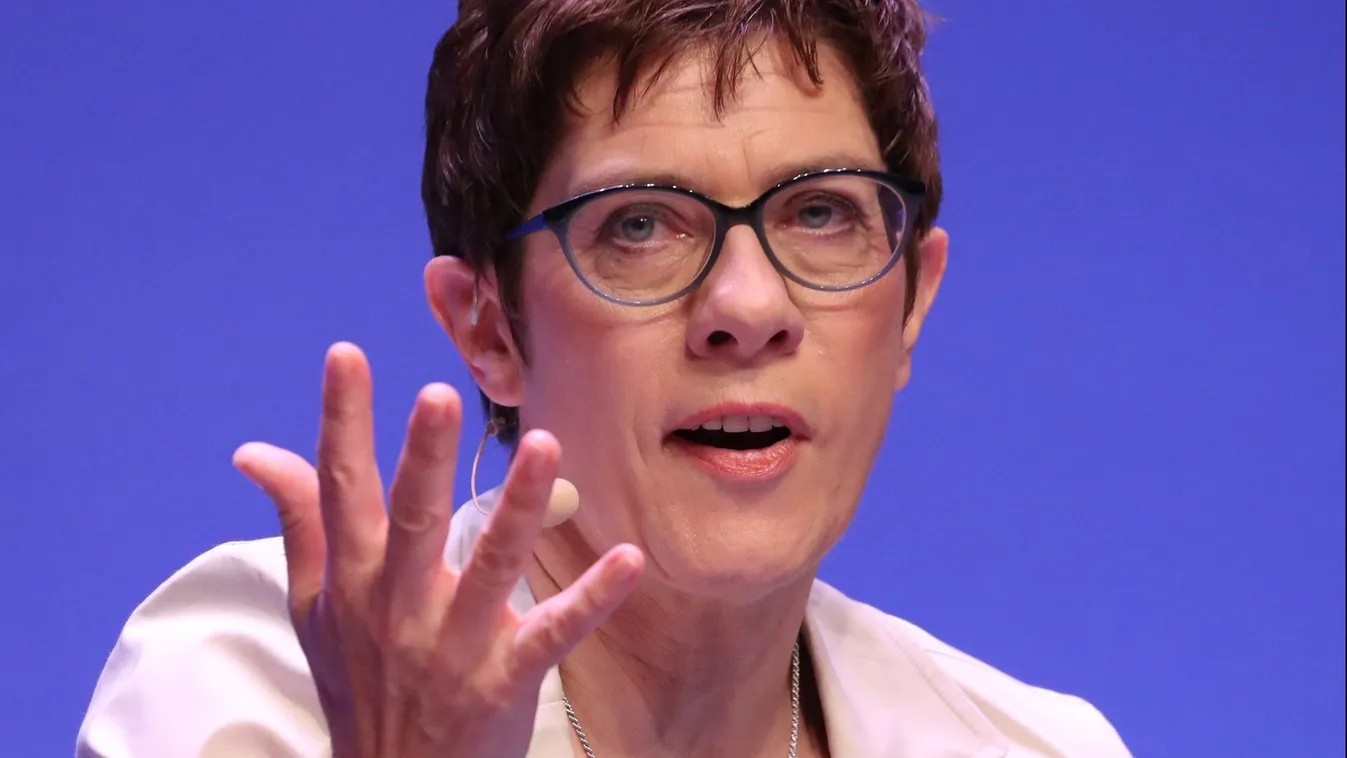 Cenzúrázási szándékkal vádolják a német CDU elnökét