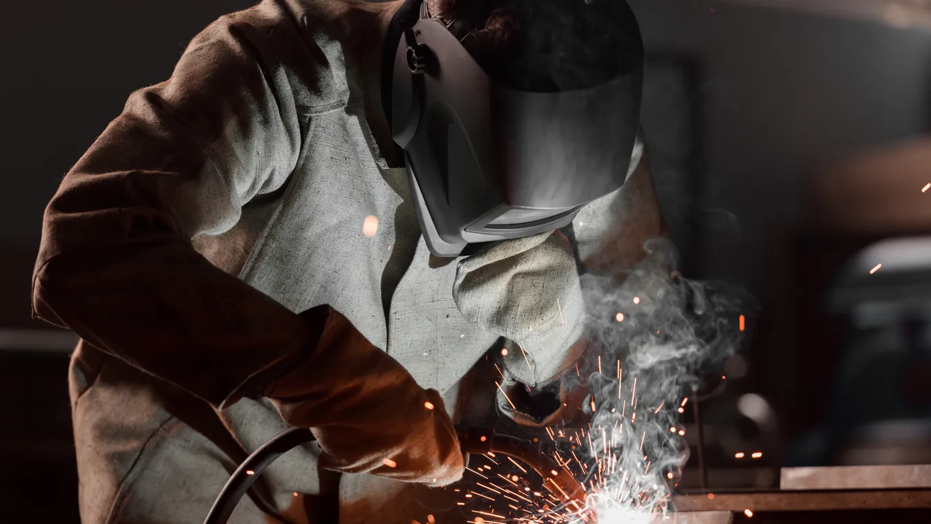 Készülnek Szentgotthárdon az új, 1,2 literes turbó benzines motorok gyártására