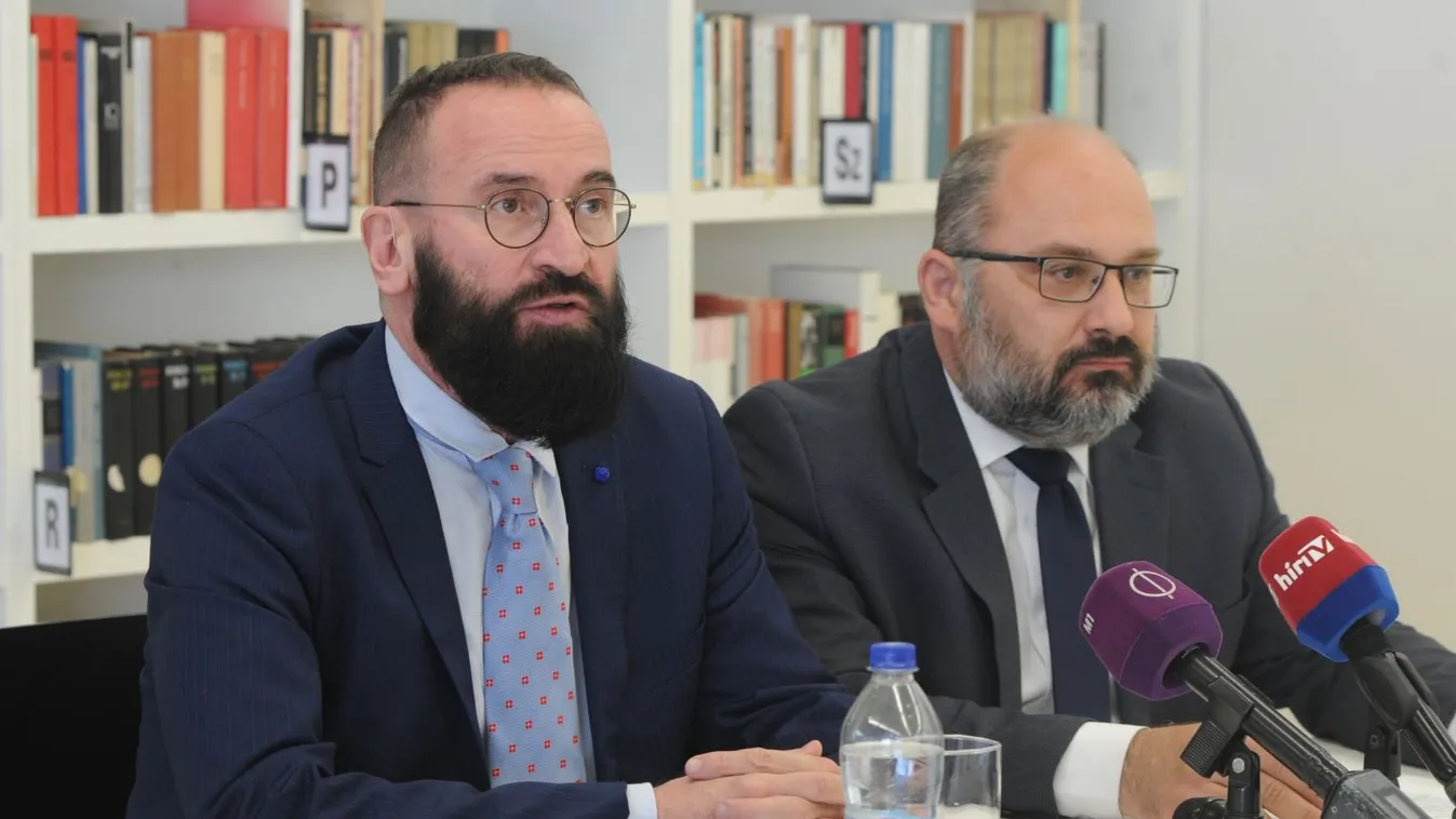 Szájer: A migrációs válságot csak a bevándorlás leállításával lehet megoldani