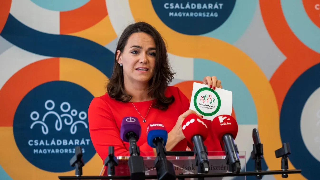 Családbarát matricákkal látják el a támogatott autókat