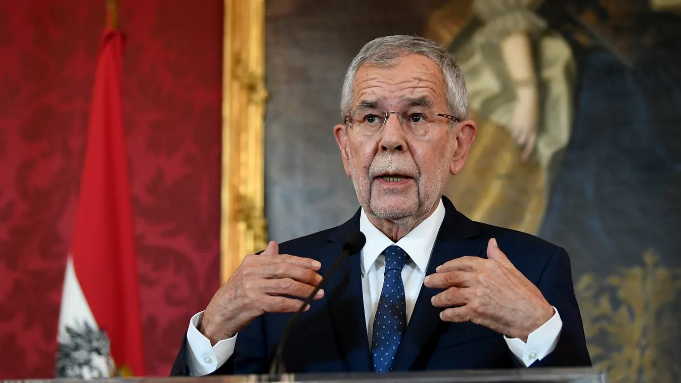 Hivatalosan felmentette hivatalából a kormányt az osztrák államfő