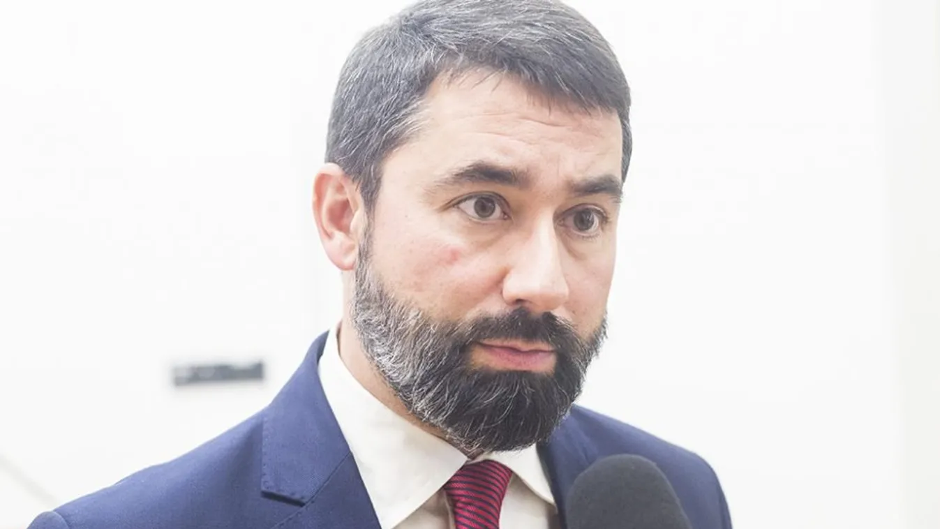 Több tízezer aktivistával sok százezer embert keresnek fel a kormánypárt tagjai