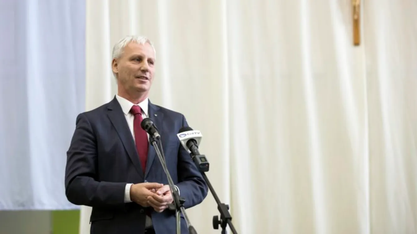 Soltész Miklós: Az egyházak közösséget szolgálnak és közösséget teremtenek