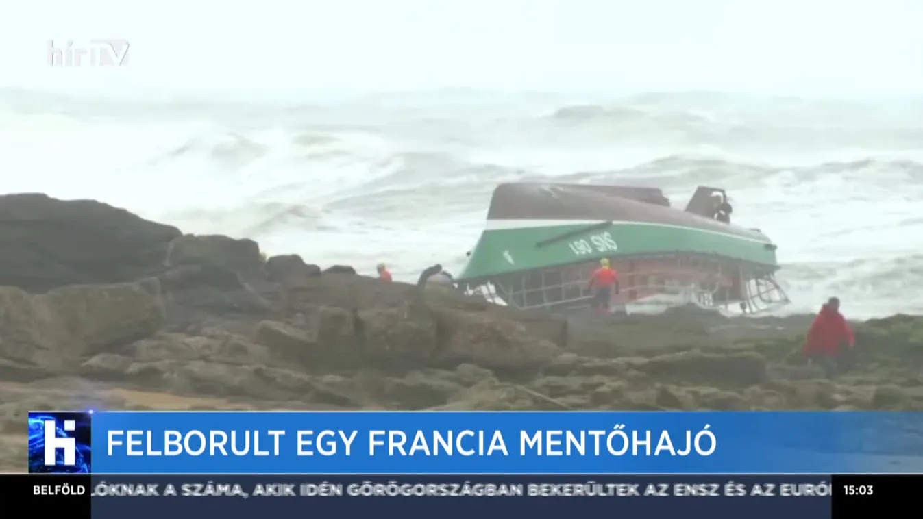 Felborult egy francia mentőhajó