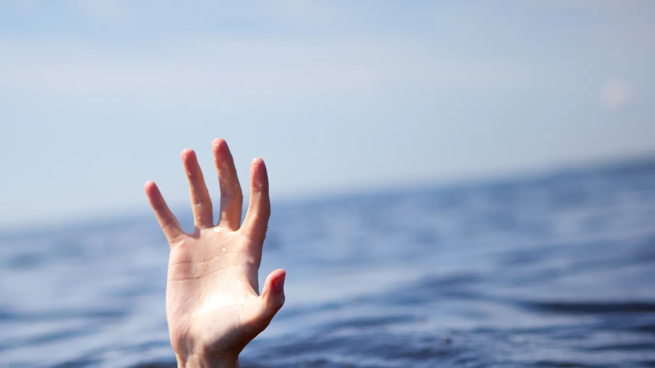 Elsüllyedt egy komp Indonézia partjainál, sokan meghaltak