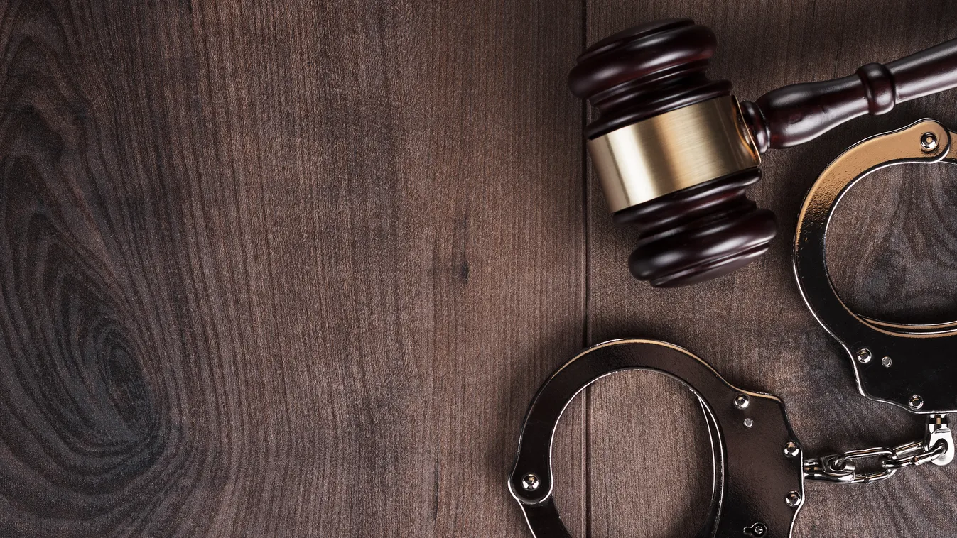 Több milliárdos kárt okozó ingatlancsalások miatt emeltek vádat hat ember ellen