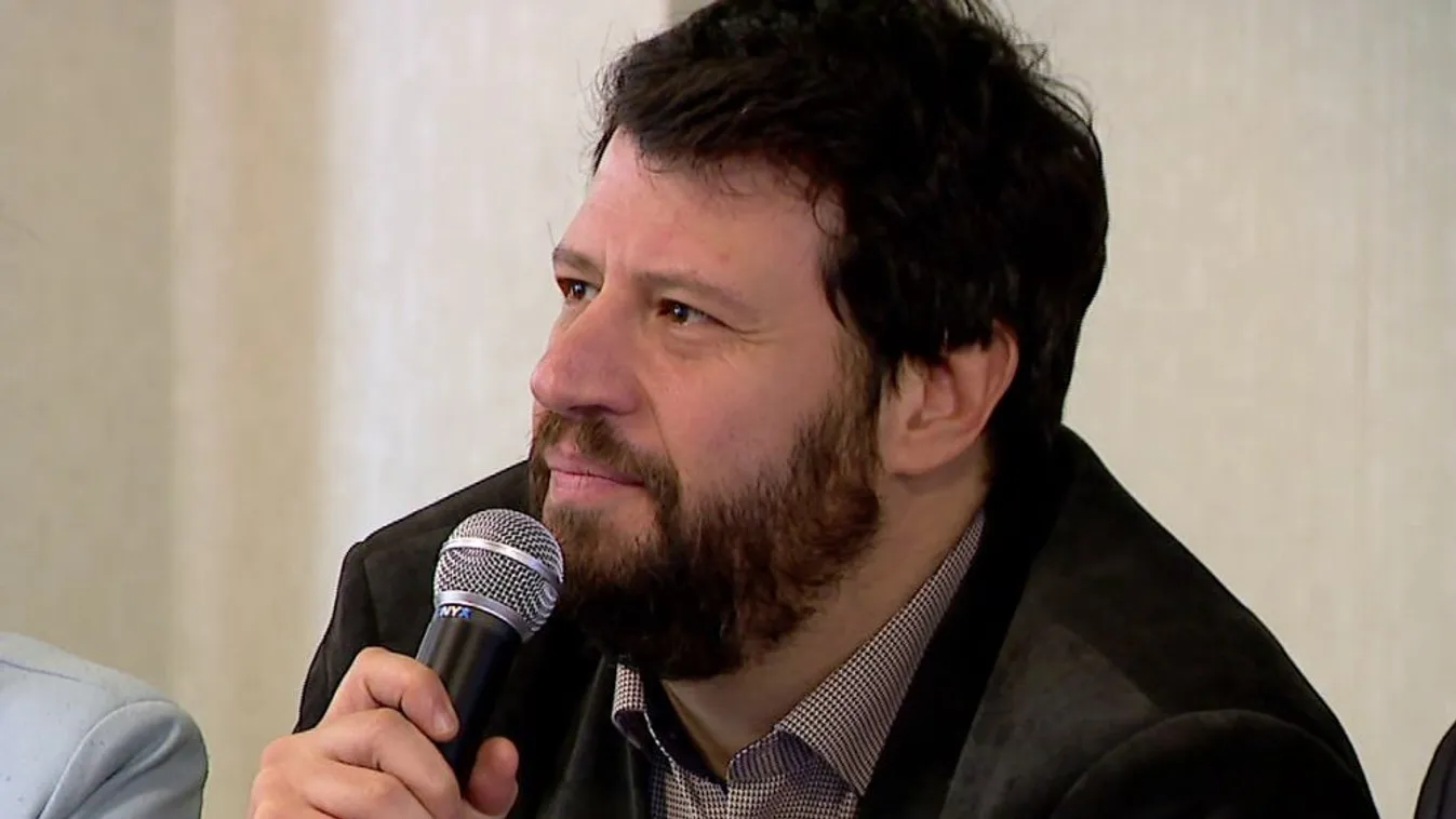 Puzsér Róbert párttámogatás nélkül folytatja kampányát