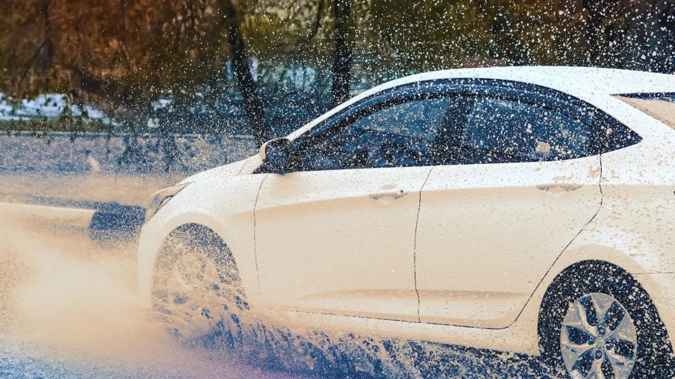 Közlekedési fennakadásokat is okozott a nagy eső Debrecenben