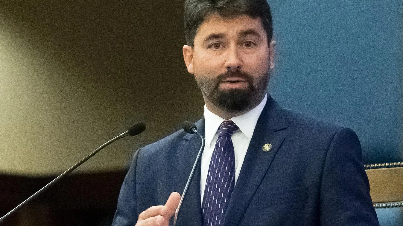 Fidesz-KDNP EP-képviselőcsoport: A néppárti frakció kitart Hidvéghi Balázs mellett