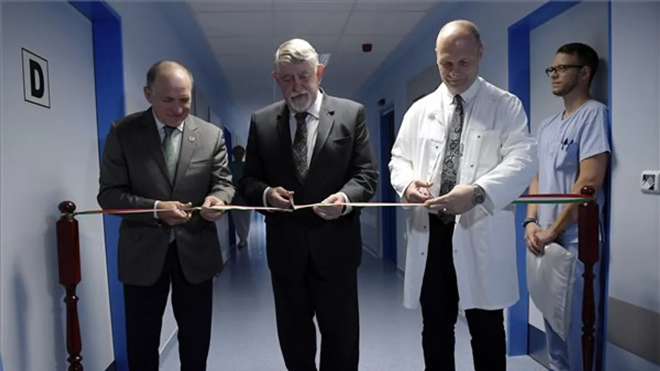 Átadták a kardiológiai intézet felújított felnőtt intenzív terápiás részlegét