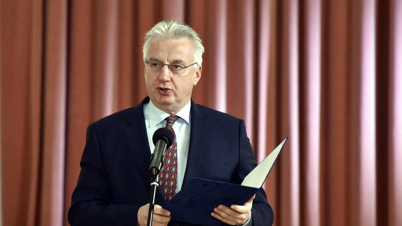 A magyar állam támogatja a külhoni magyar pártokat és szervezeteket