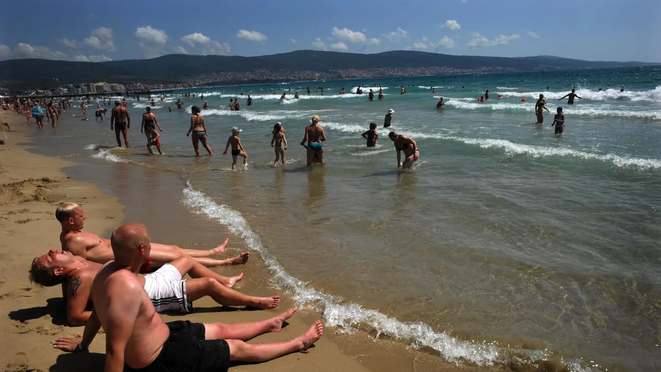 Tájékoztatókkal segíti a nyaralókat a Gazdasági Versenyhivatal