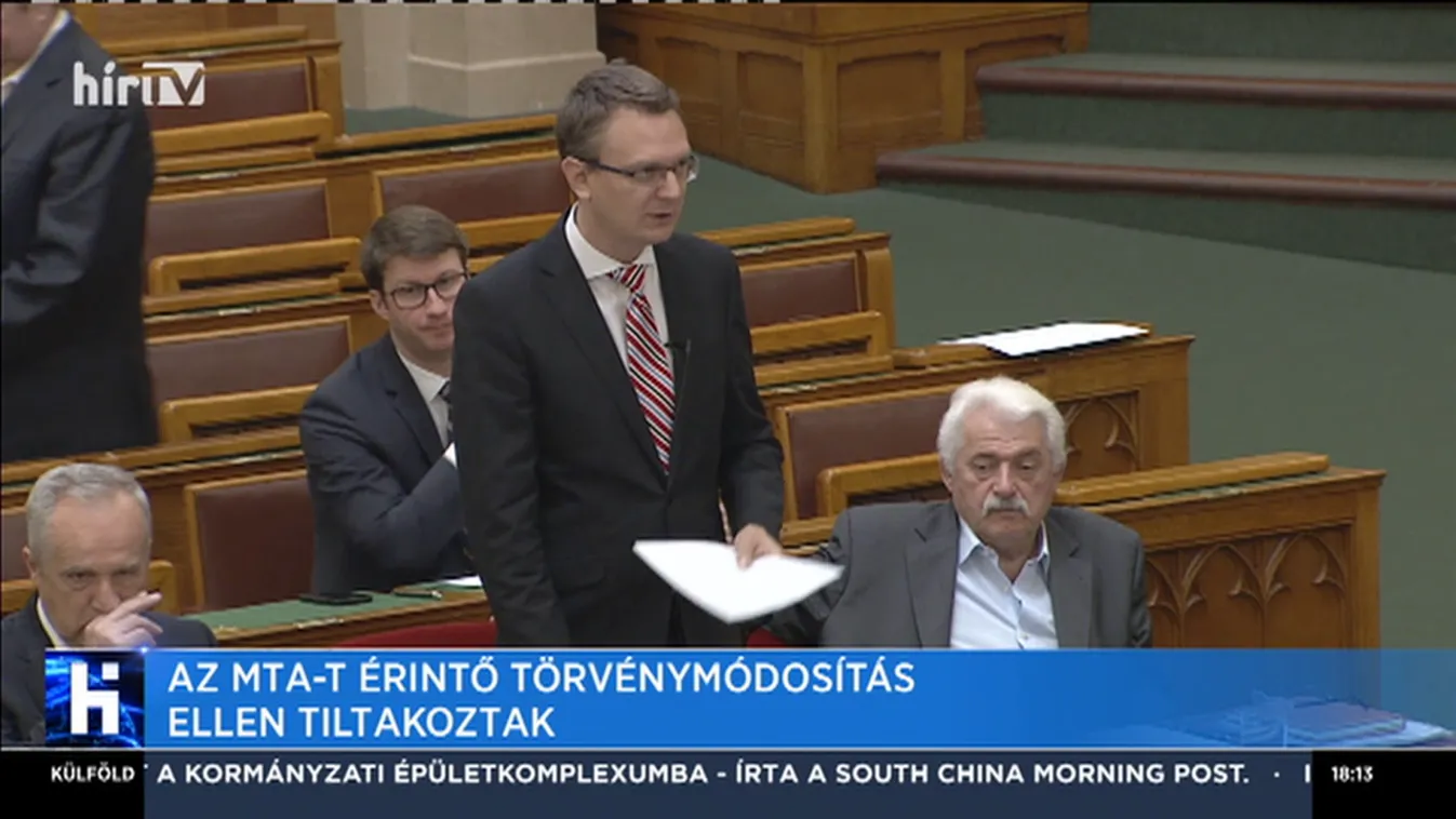 Az MTA-t érintő törvénymódosítás ellen tiltakoztak