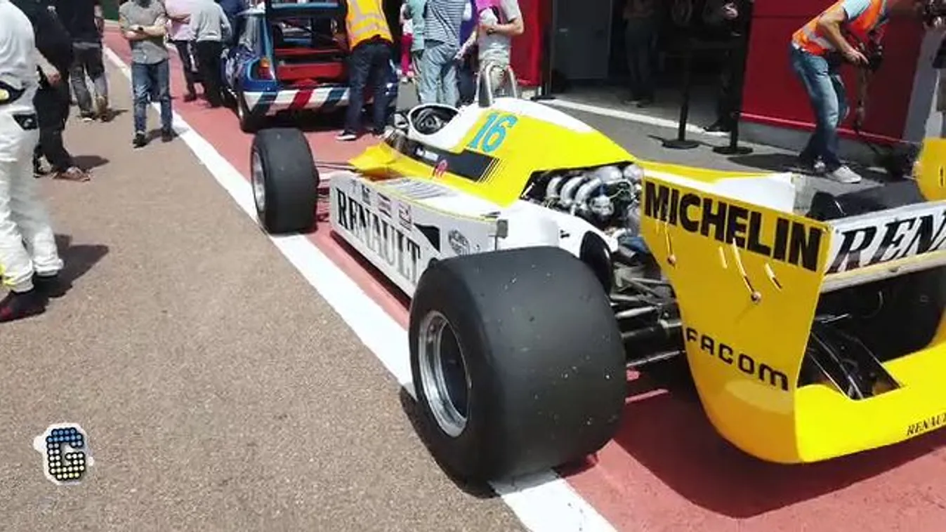 Garázs: Egy Párizs melletti tesztpályán