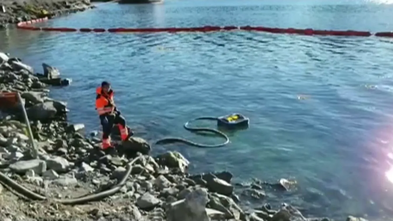 Negyvenezer liter olaj ömlött az egyik legtisztább vizű tengerbe