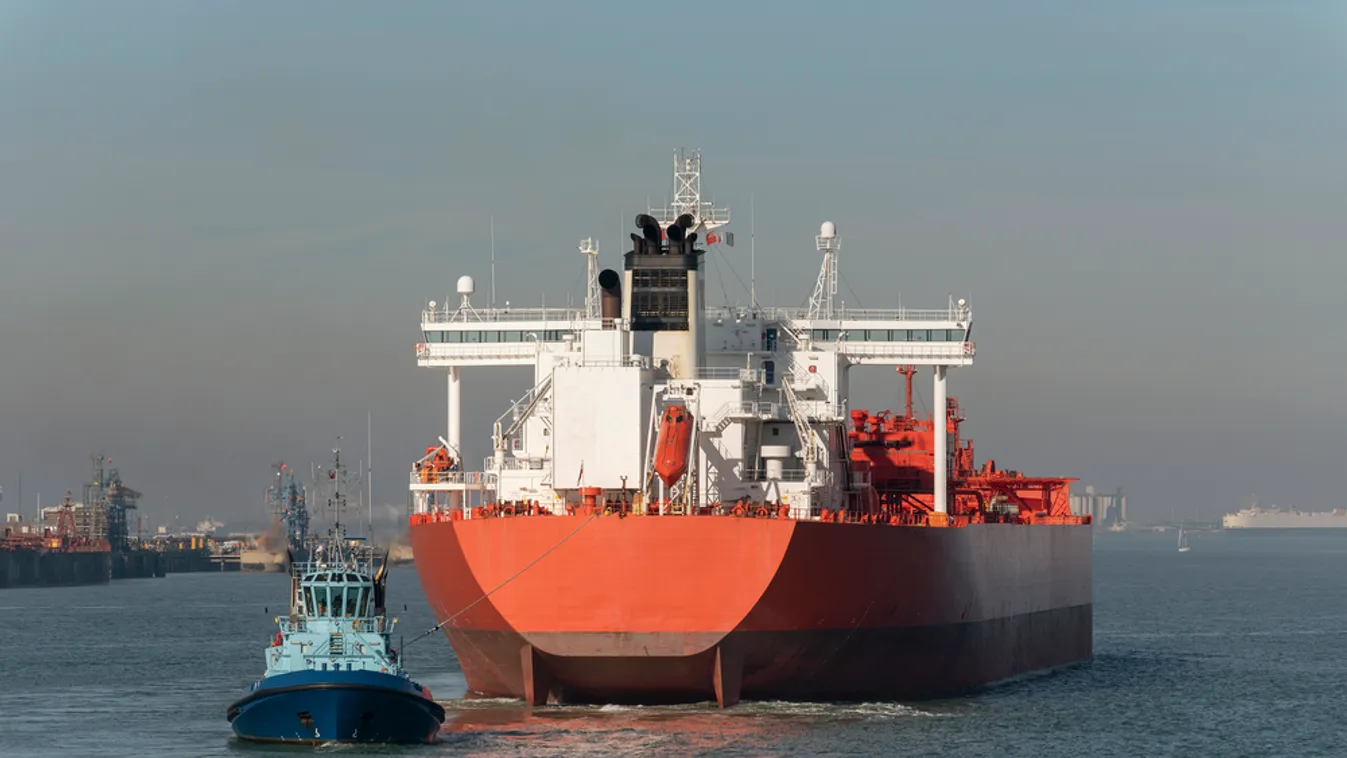 Iráni hajók megpróbáltak elfogni egy brit tankert a Perzsa(Arab)-öbölben