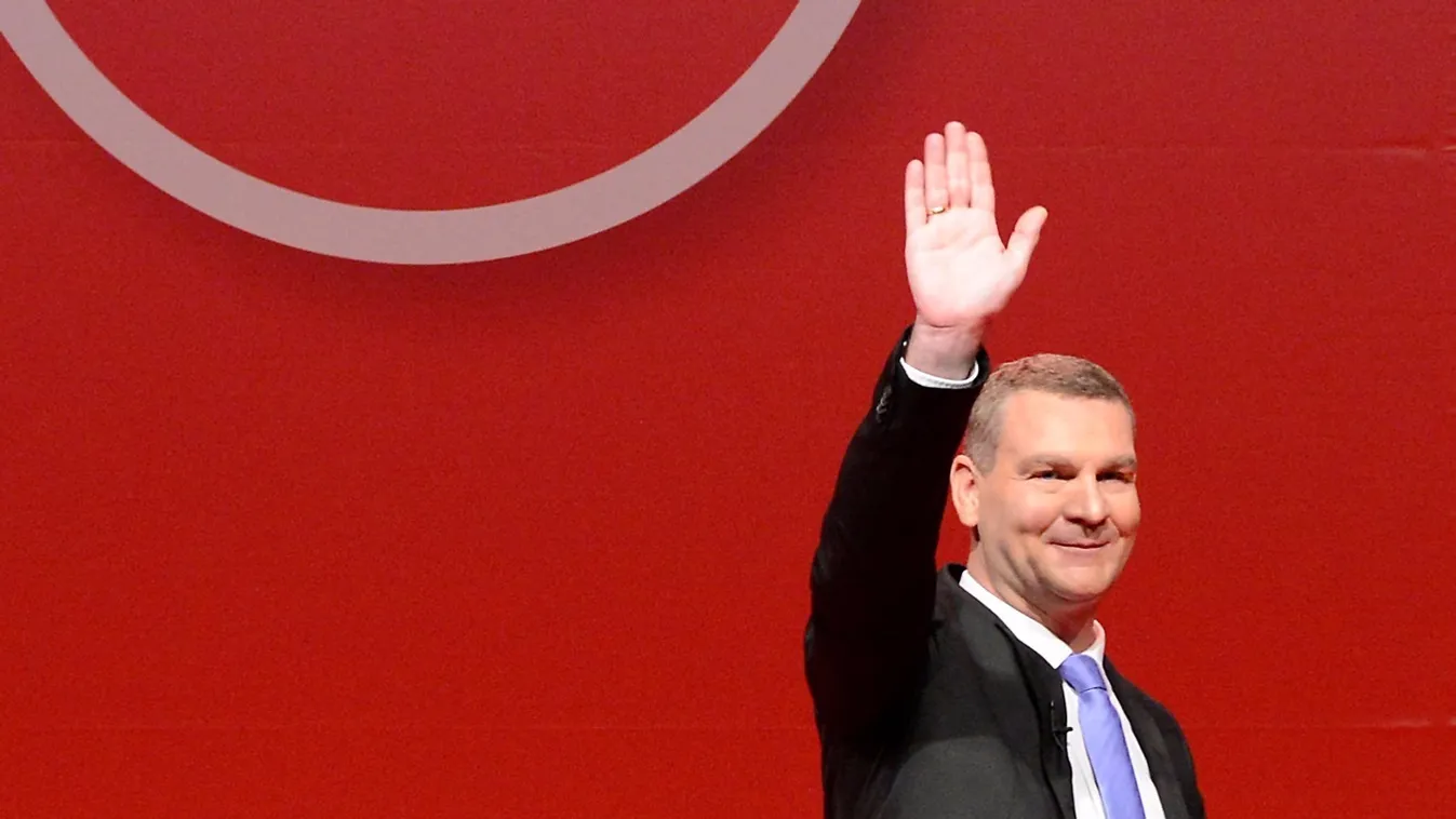 Kihátrált a DK Botka László mögül Szegeden