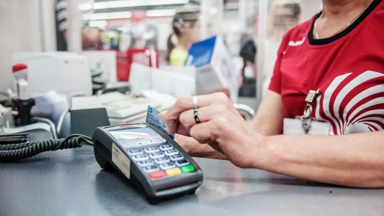 Magyar Nemzet: Idénymunkáért hagyják el a boltokat