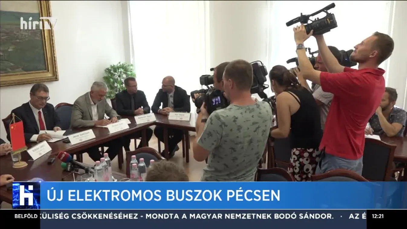 Új elektromos buszok Pécsen