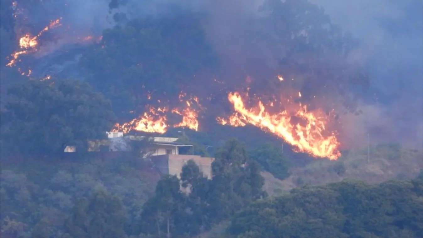 Nem tudják megfékezni a tüzeket