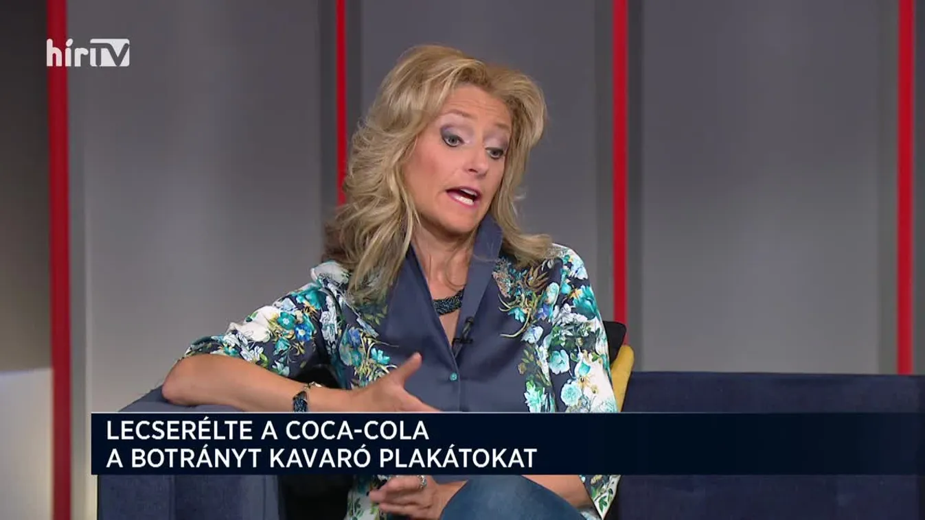 Civil kör: Felháborodás a Coca-Cola plakátjai miatt