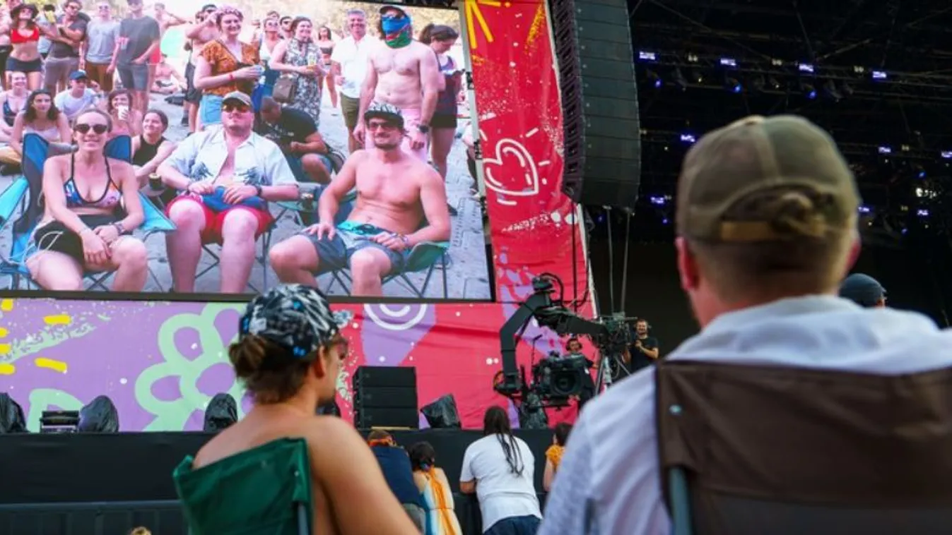 Rászorulók kapják a fesztiválozók hátrahagyott 600 sátrát