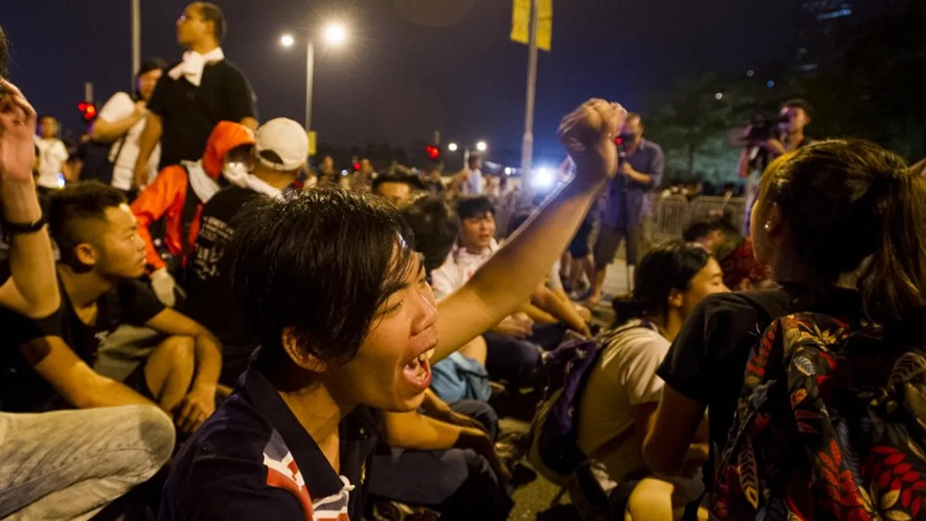 A hongkongi kormányzó nem mond le a tüntetések ellenére