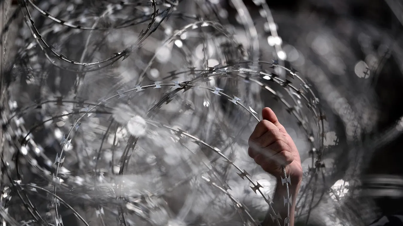 Illegális bevándorlás - Újabb szakaszon épít kerítést Szlovénia a Horvátországgal közös határon