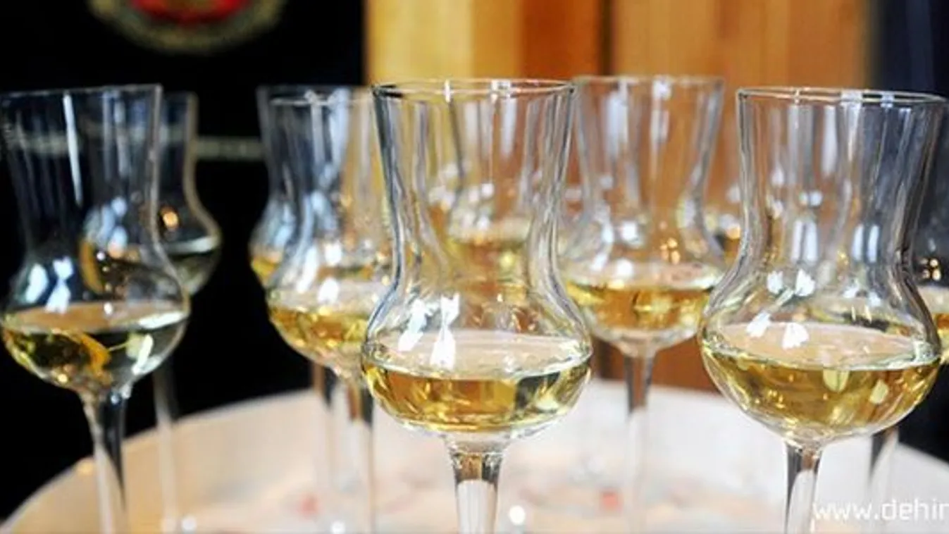 Erdélyi pálinkaversenyre várnak jelentkezőket a Vásárhelyi Forgatag szervezői