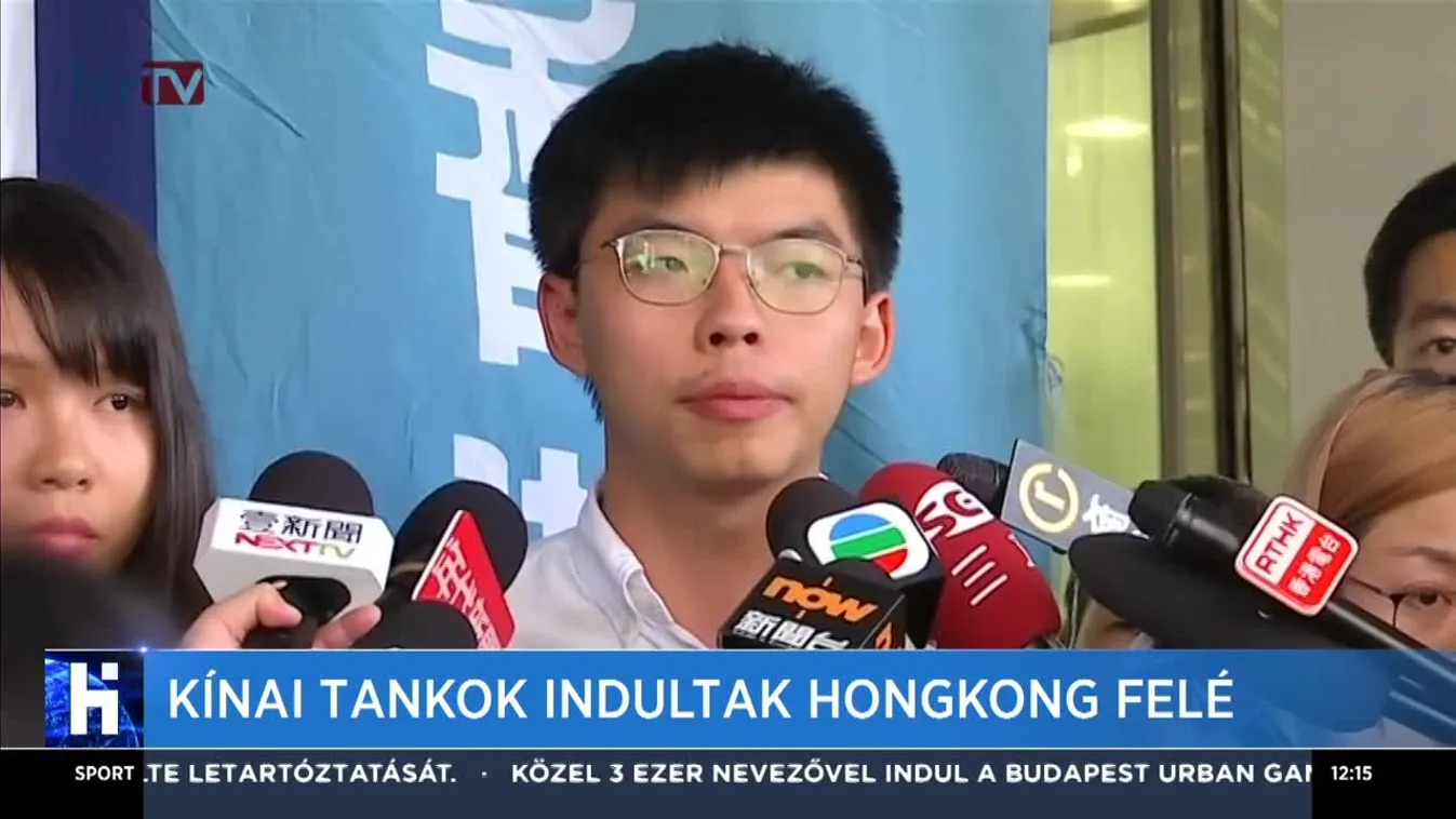 Kínai tankok indultak Hongkong felé