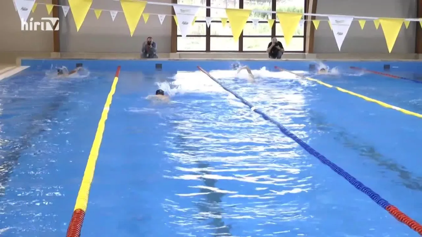 Átadták a Révész László Tanuszodát