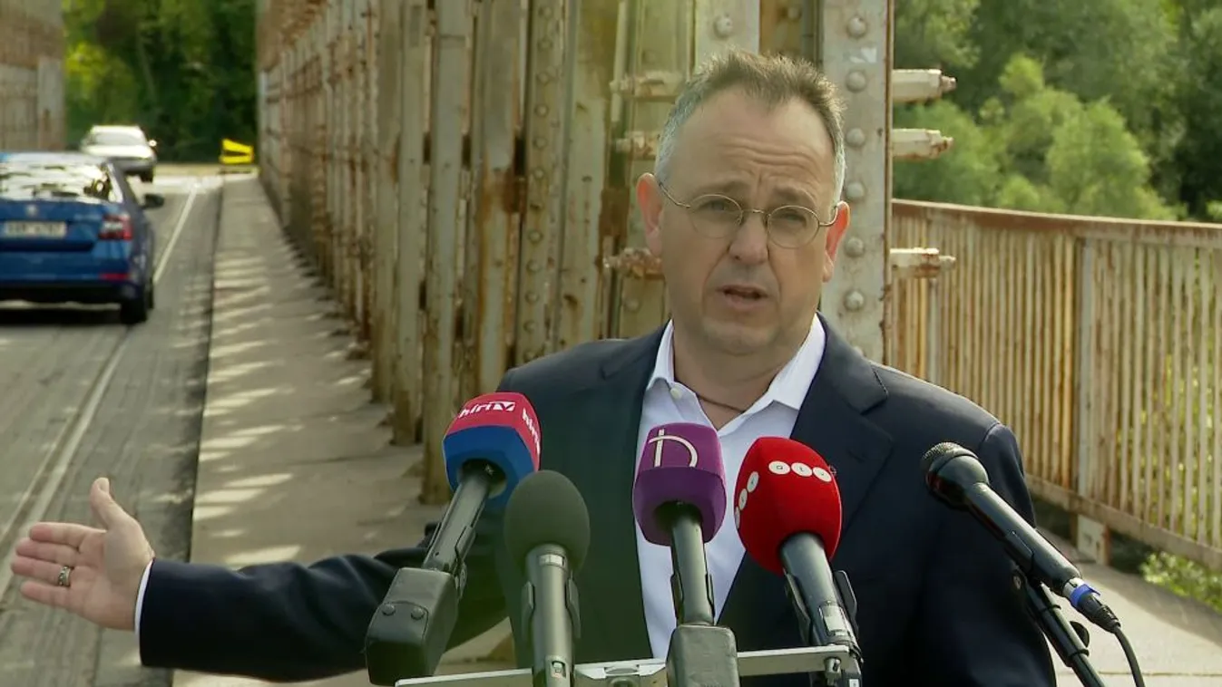 „Karácsonyék hülyének nézik az óbudaiakat és az újságírókat”